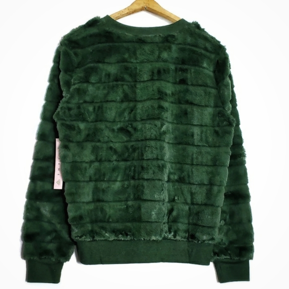 Plush Faux Fur Pullover Top Green New with Tags - Picture 4 of 6